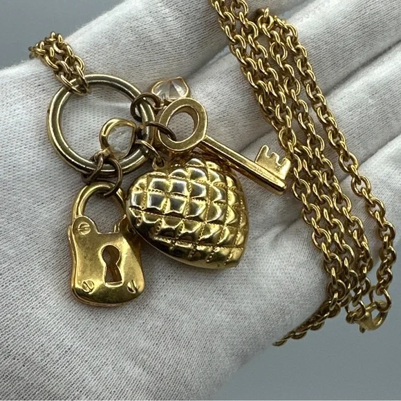 Vintage‎ multi charm Carolee necklace #253 - Picture 2 of 5